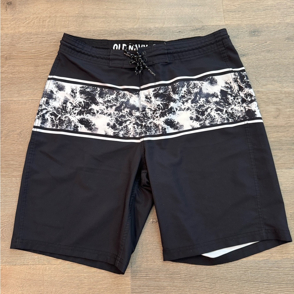 Old Navy Color-Blocked Built-In Flex Board Shorts Black White Ocean Waves